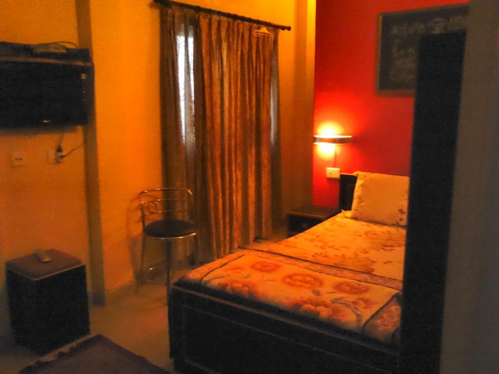 Leela Guest House Varanasi Værelse billede