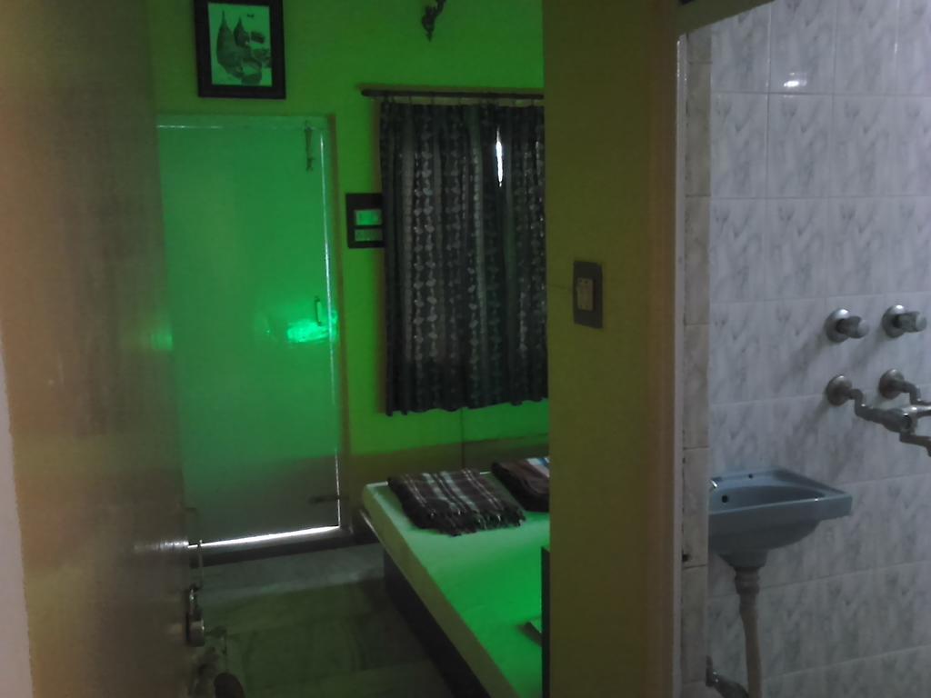 Leela Guest House Varanasi Værelse billede