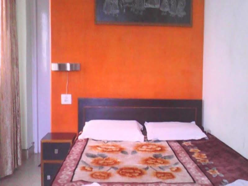 Leela Guest House Varanasi Eksteriør billede